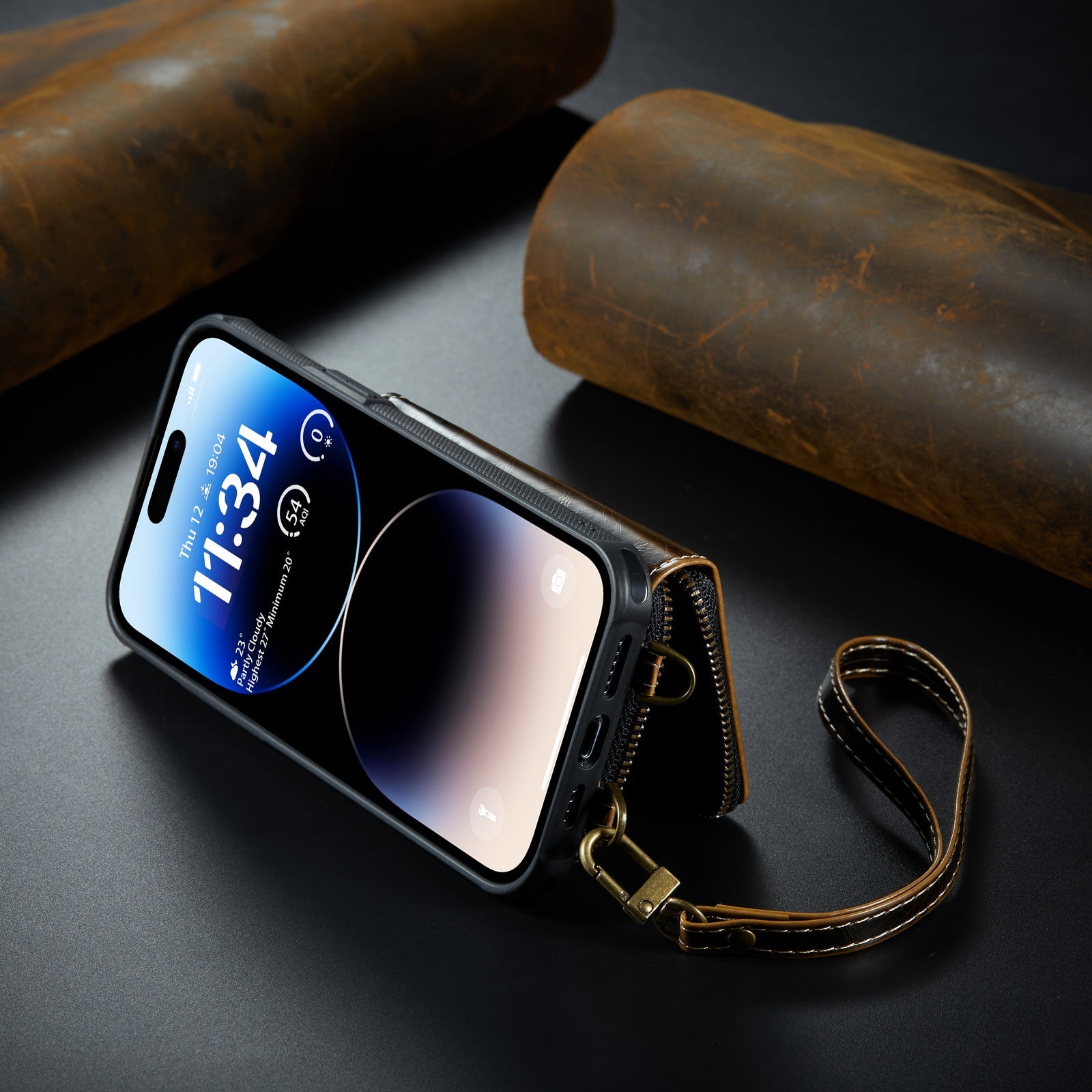 Luxury Leather Wallet Crossbody iPhone Case – Premium MagSafe phone chain & wallet case with card slot, stand function & strap, 360° shockproof protection, slim leather cover, keeps everything organized – perfect for outdoors & workdays