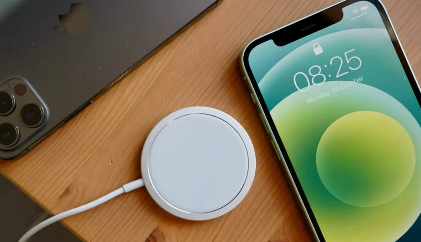 Premium 2-in-1 Magnetisches Geldbörse Leder Apple iPhone Hülle DG.MING | Stoßfest, Abnehmbares Portmonee, Kartenhalter Tasche & Aufsteller - Phone Heaven Zone